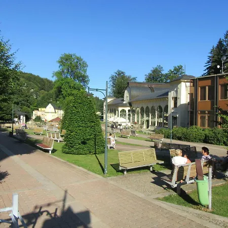 Julie 1 Apartman *